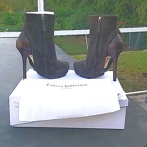 AMAZING Camilla Skovgaard Grey Ankle Boots 37.5